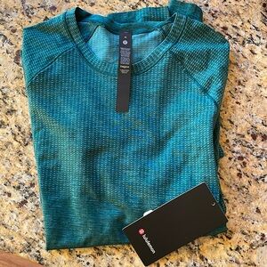 Men’s Lululemon metal vent tech long sleeve shirt